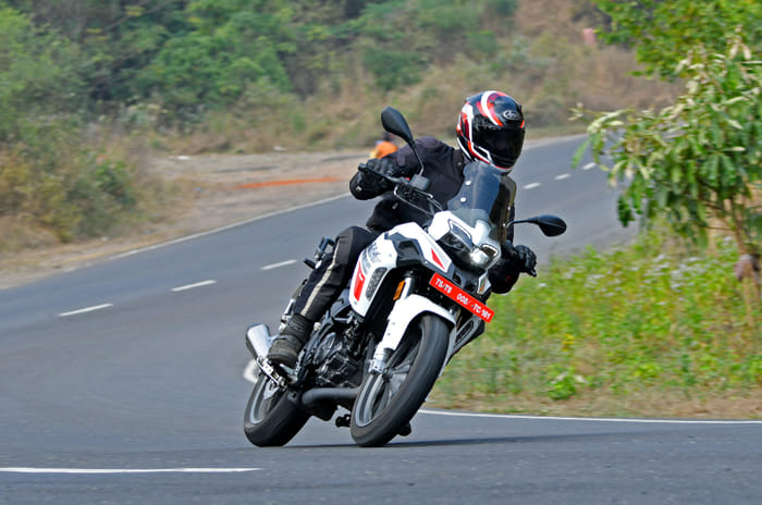Benelli TRK 251 cornering shot