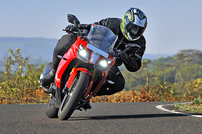 2017 KTM RC 390 vs TVS Apache RR 310 comparison