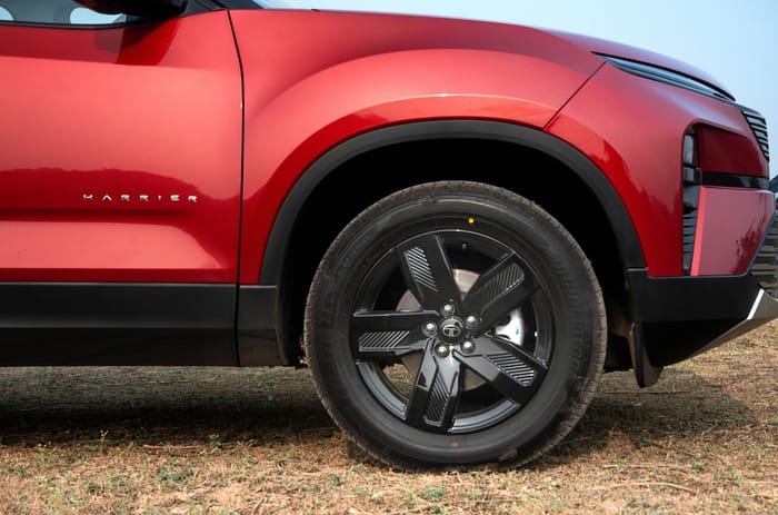 Tata Harrier petrol 18-inch alloy wheel