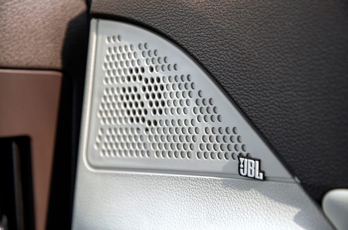 Tata Harrier petrol JBL speaker