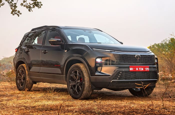 Tata Safari petrol front right side