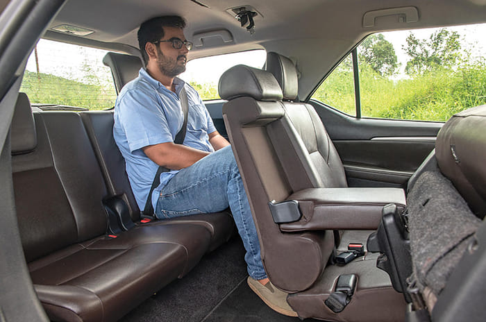 MG Gloster vs Toyota Fortuner vs Ford Endeavour vs Mahindra Alturas G4 comparison