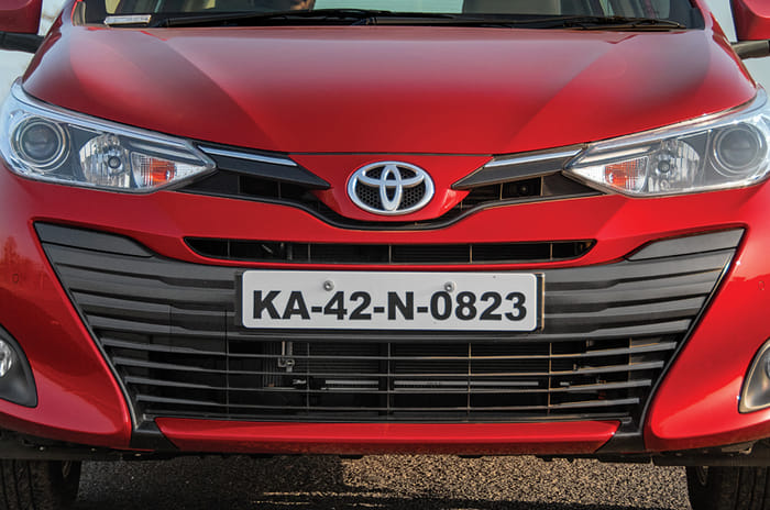 Toyota Yaris grille