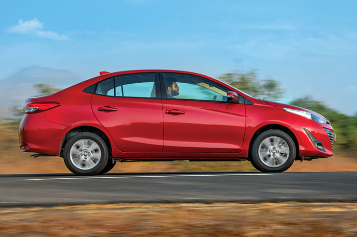 Toyota Yaris side action