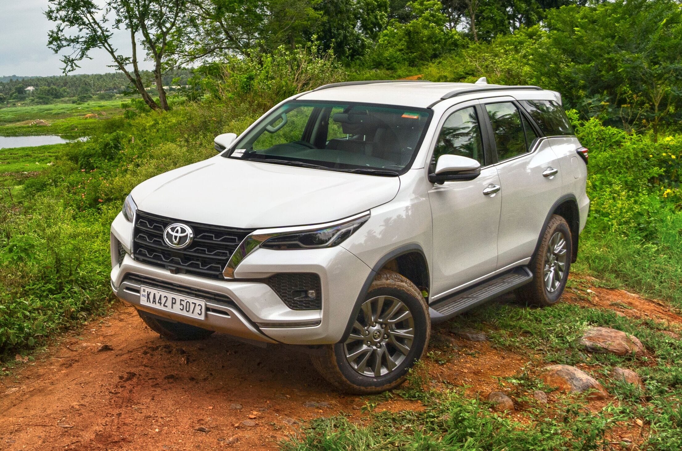 2 reasons to buy the Toyota Fortuner, 2 reasons not to