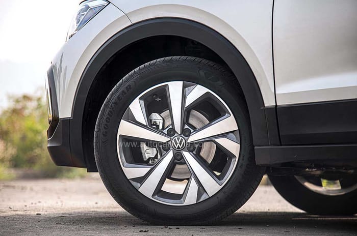 Volkswagen Taigun vs Skoda Kushaq 1.0 TSI comparison