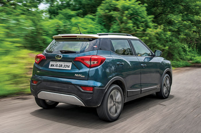 Hyundai Venue vs Mahindra XUV300 diesel comparison