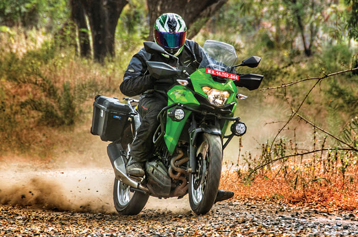 Kawasaki Versys-X 300 front action