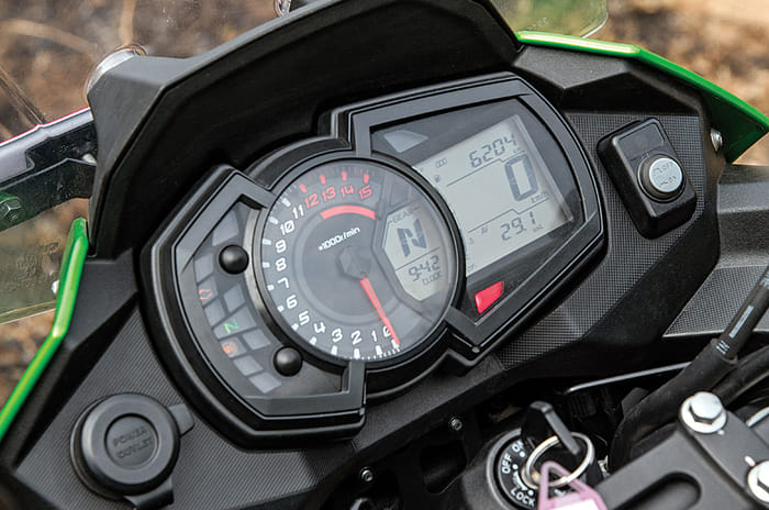 Kawasaki Versys-X 300 instrument cluster