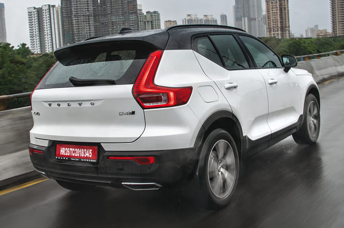 Volvo XC40 rear