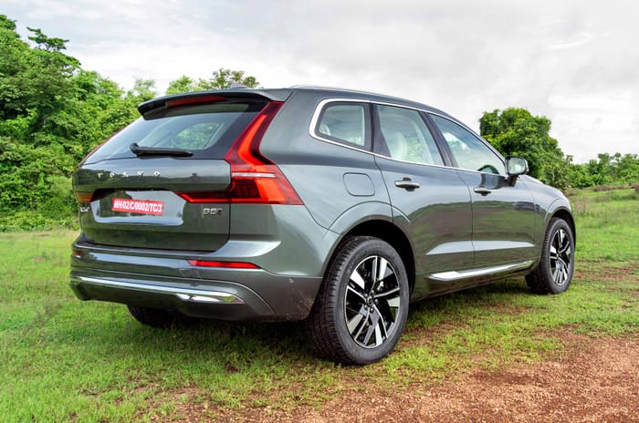 2025 Volvo XC60 facelift rear right static