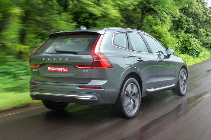 2025 Volvo XC60 facelift rear right tracking