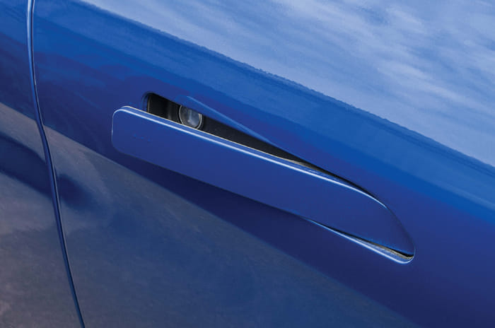 Mahindra XUV700 vs Tata Safari comparison