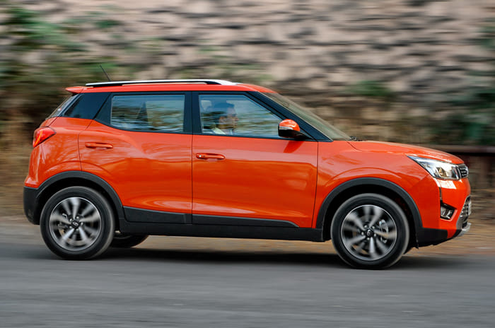 2019 Mahindra XUV300 side action