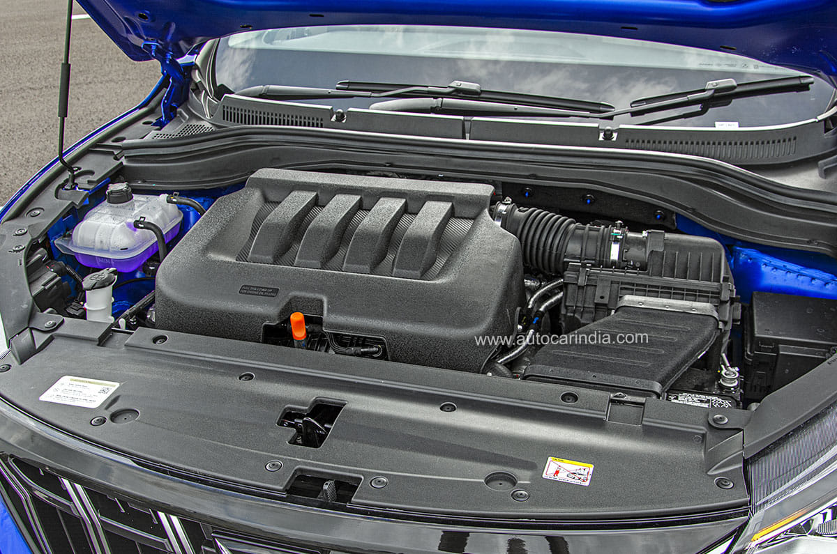 Mahindra XUV700 diesel engine
