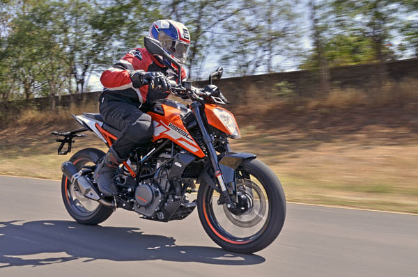 2017 KTM Duke 250 review, test ride