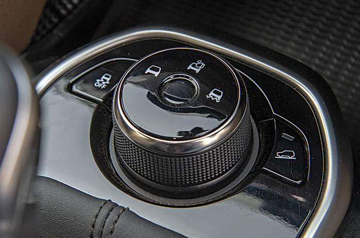 Tata Harrier vs Jeep Compass vs Mahindra XUV500 comparison