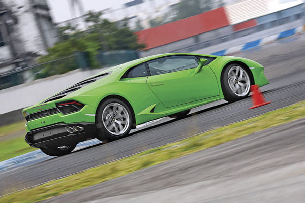 Lamborghini Huracán LP580-2 track drive