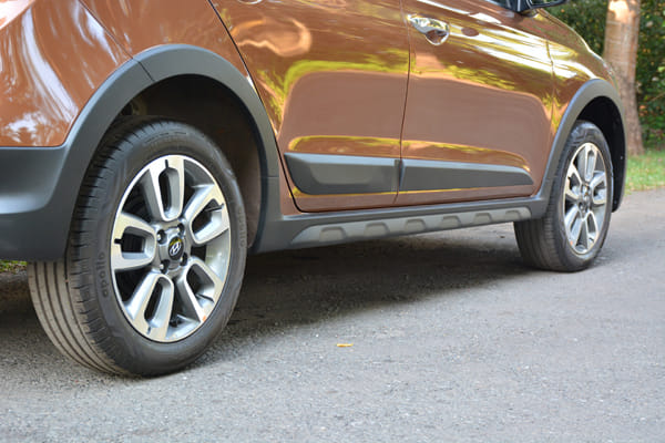 Hyundai i20 Active review, test drive