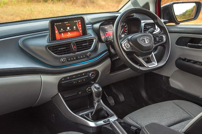 Hyundai i20 vs Tata Altroz comparison