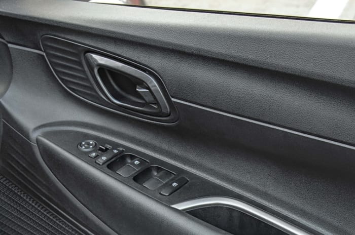 Hyundai i20 vs Tata Altroz comparison