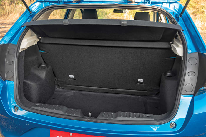 Tata Altroz iTurbo vs Hyundai i20 Turbo vs Volkswagen Polo TSI comparison