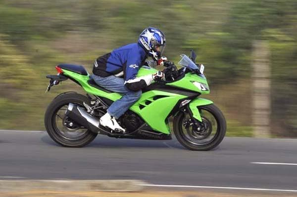 Kawasaki Ninja 300 video review