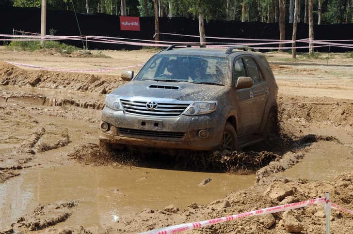 Toyota Fortuner Boot Camp video
