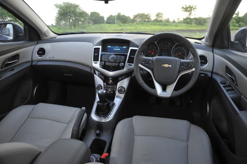 Chevrolet Cruze 2.0 VCDi interior