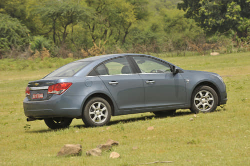 Chevrolet Cruze 2.0 VCDi side back