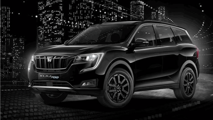 Mahindra XUV700 Ebony Edition Mahindra XUV700 Ebony Edition Exterior
