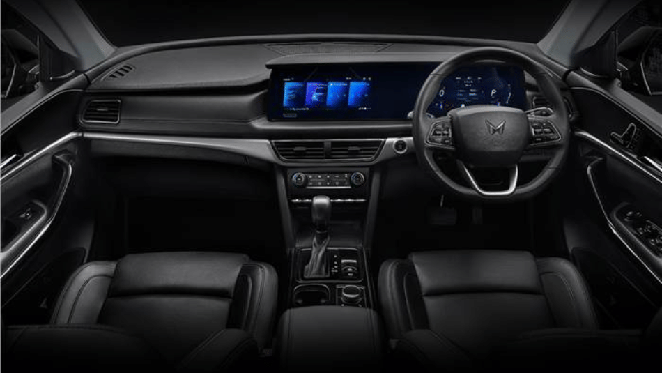 Mahindra XUV700 Ebony Edition Interior