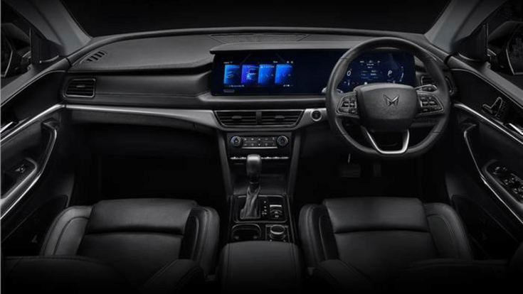 Mahindra XUV700 Ebony Edition Mahindra XUV700 Ebony Edition Interior