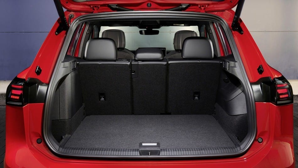 new volkswagen tiguan r-line boot space