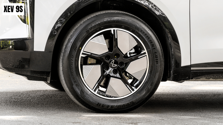Mahindra XEV 9S alloy wheel size Mahindra XEV 9S alloy wheel size