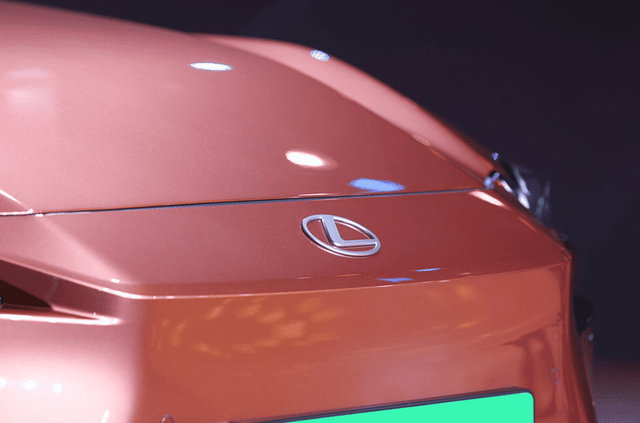 Closed Bonnet Image - 33756