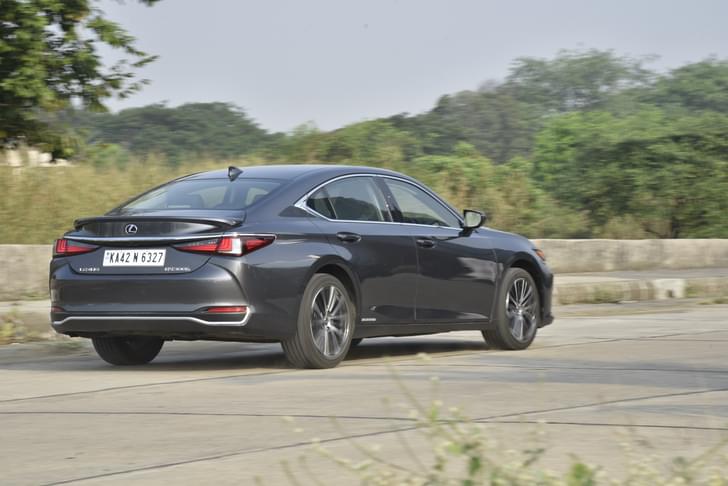 Lexus Es Rear View