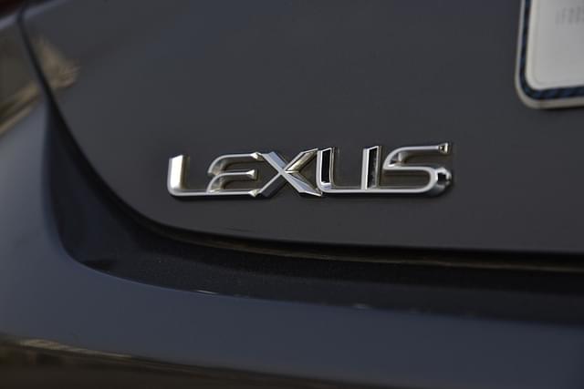 Rear Logo Image - 11061