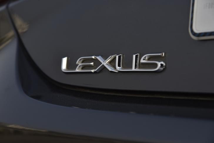 Lexus Es Rear Logo