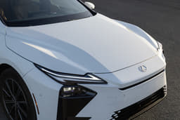 Lexus ES Front Right Three Quarter