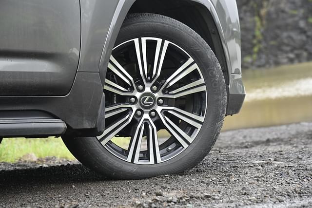 Alloy Wheels Image - 11704