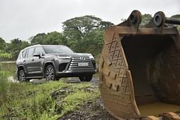 Lexus Lx Front Right Three Quarter