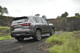 Lexus Lx Front Right Three Quarter
