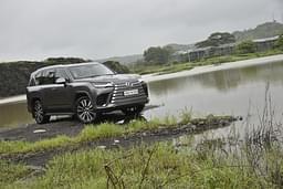 Lexus Lx Front Right Three Quarter