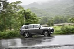 Lexus Lx Front Right Three Quarter