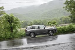 Lexus Lx Front Right Three Quarter