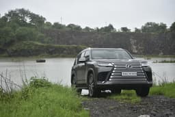 Lexus Lx Front Left Three Quarter
