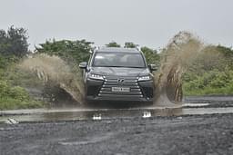 Lexus Lx Front View