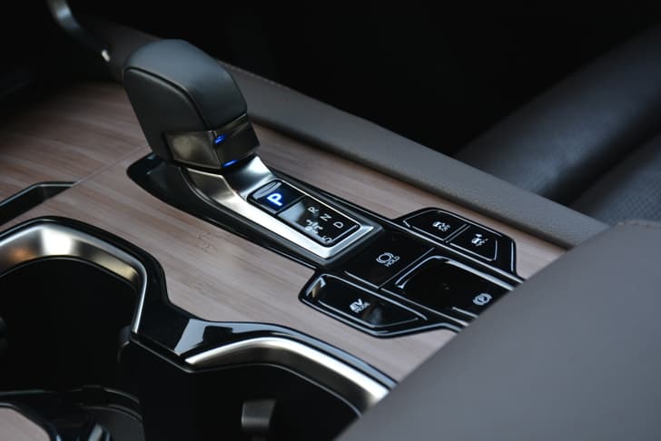 Elevating Gear Knob