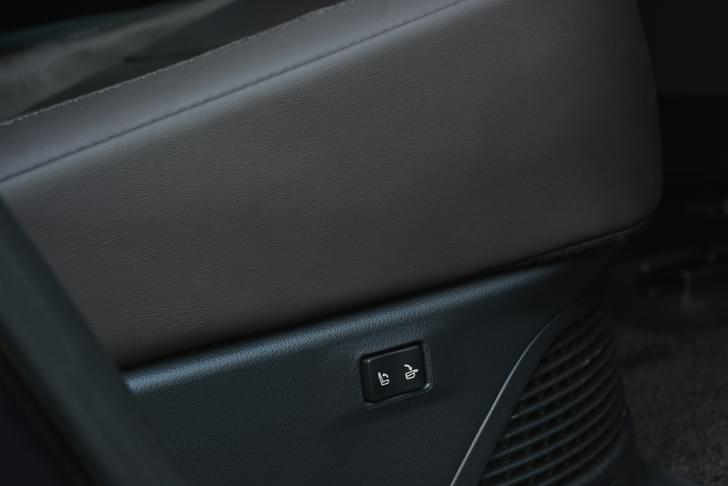 Seat Adjustment Controls